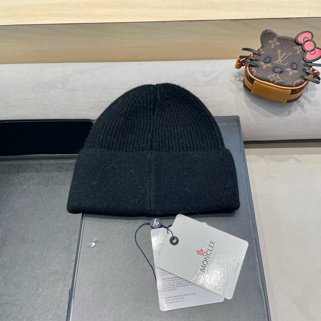  蒙口Moncler盟可睐💥官网经典针织帽，原单复刻.非常柔软亲肤，弹性很好💓有质感又非常百搭的款式~保