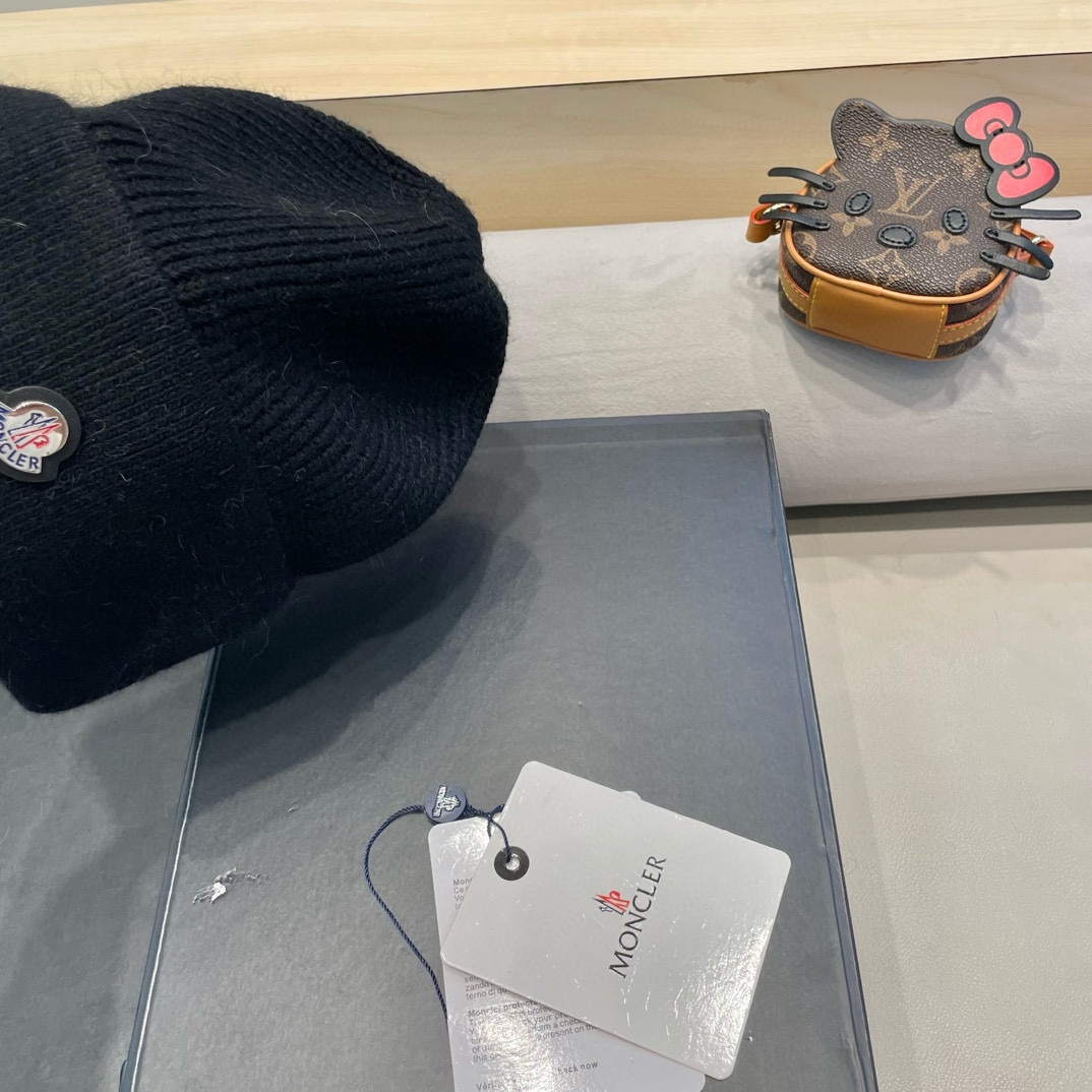  蒙口Moncler盟可睐💥官网经典针织帽，原单复刻.非常柔软亲肤，弹性很好💓有质感又非常百搭的款式~保