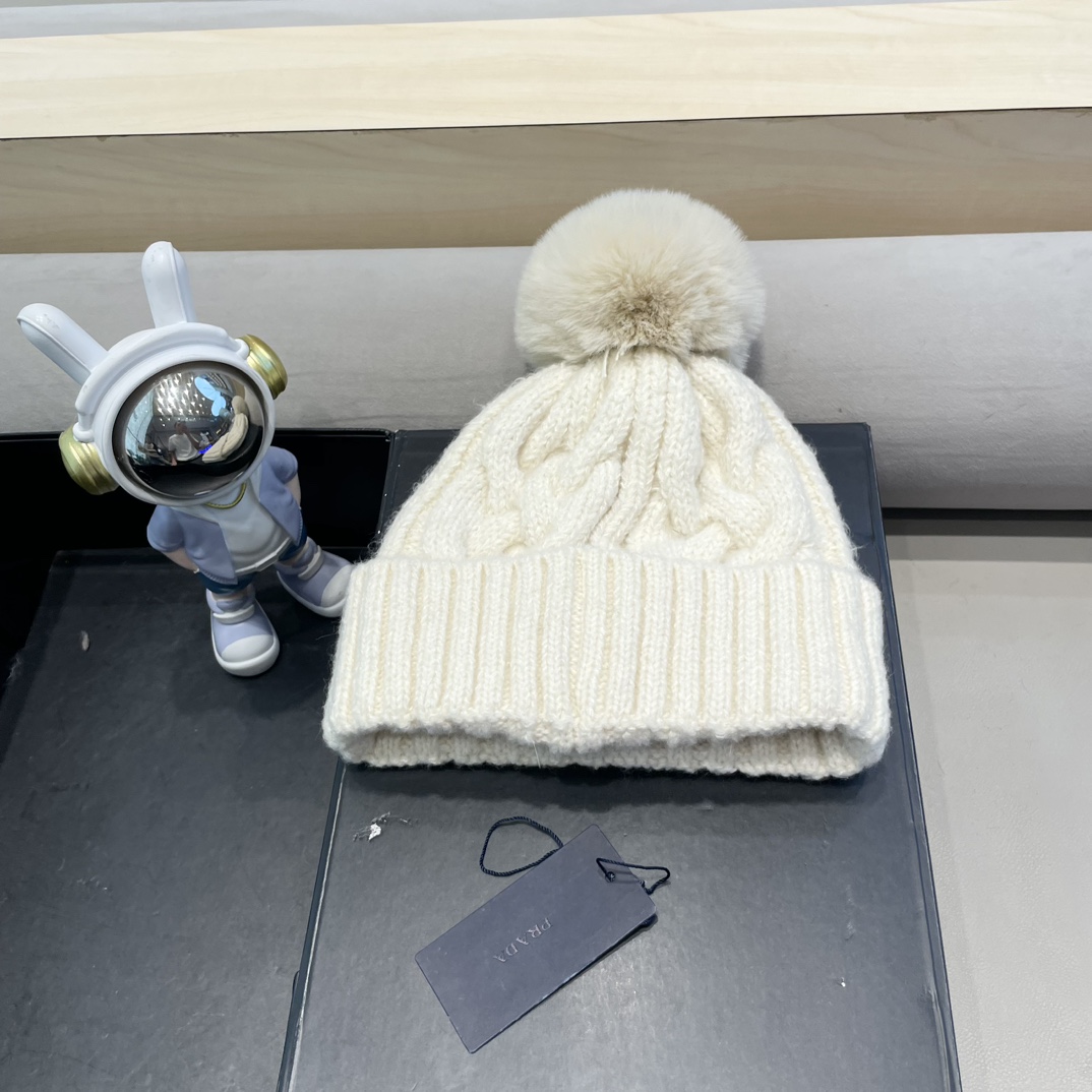 普拉达Prada加厚加绒保暖麻花劲显瘦毛线帽子女秋冬减龄大毛球可爱针织帽冷帽