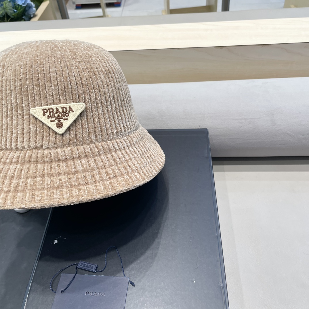 普拉达Prada纯色针织雪尼尔渔夫帽女大檐秋冬百搭休闲韩版显脸小网红水桶盆帽