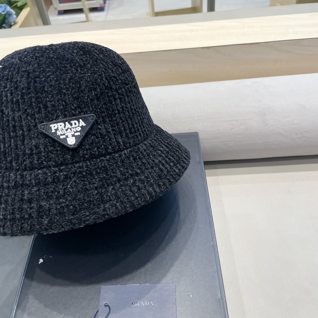普拉达Prada纯色针织雪尼尔渔夫帽女大檐秋冬百搭休闲韩版显脸小网红水桶盆帽