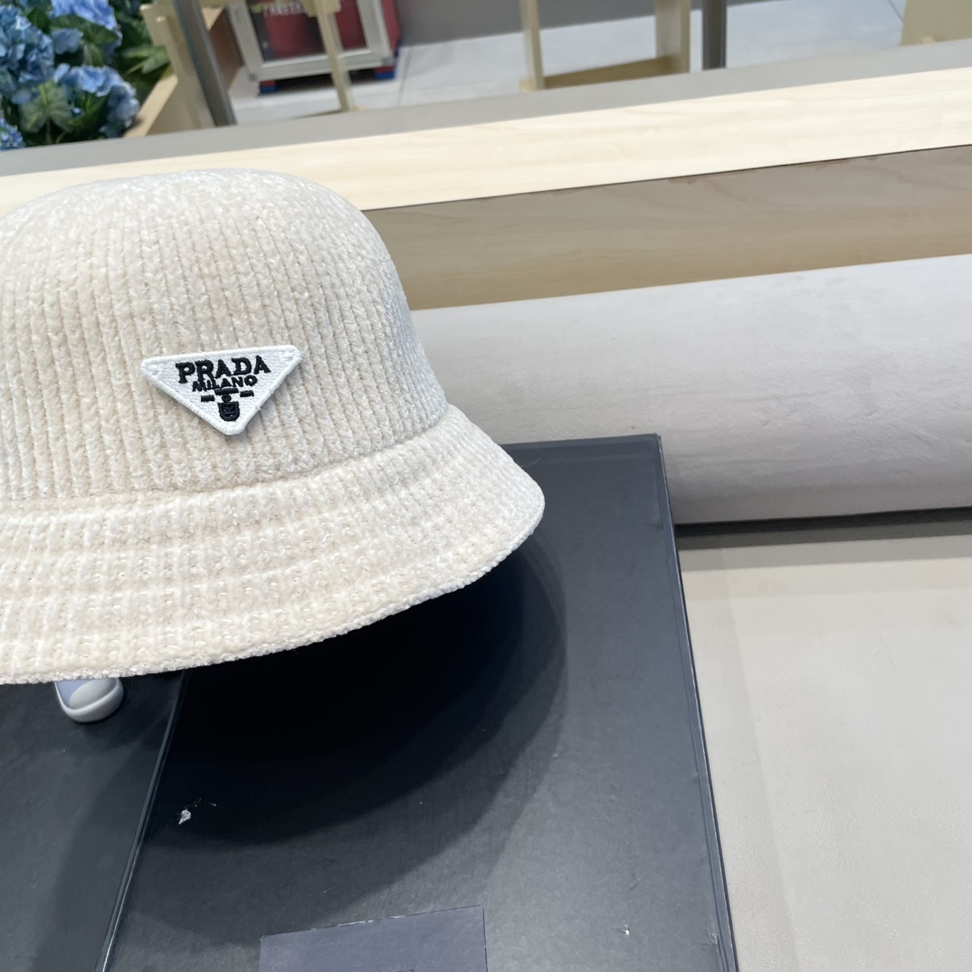 普拉达Prada纯色针织雪尼尔渔夫帽女大檐秋冬百搭休闲韩版显脸小网红水桶盆帽