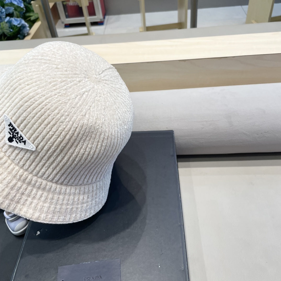 普拉达Prada纯色针织雪尼尔渔夫帽女大檐秋冬百搭休闲韩版显脸小网红水桶盆帽