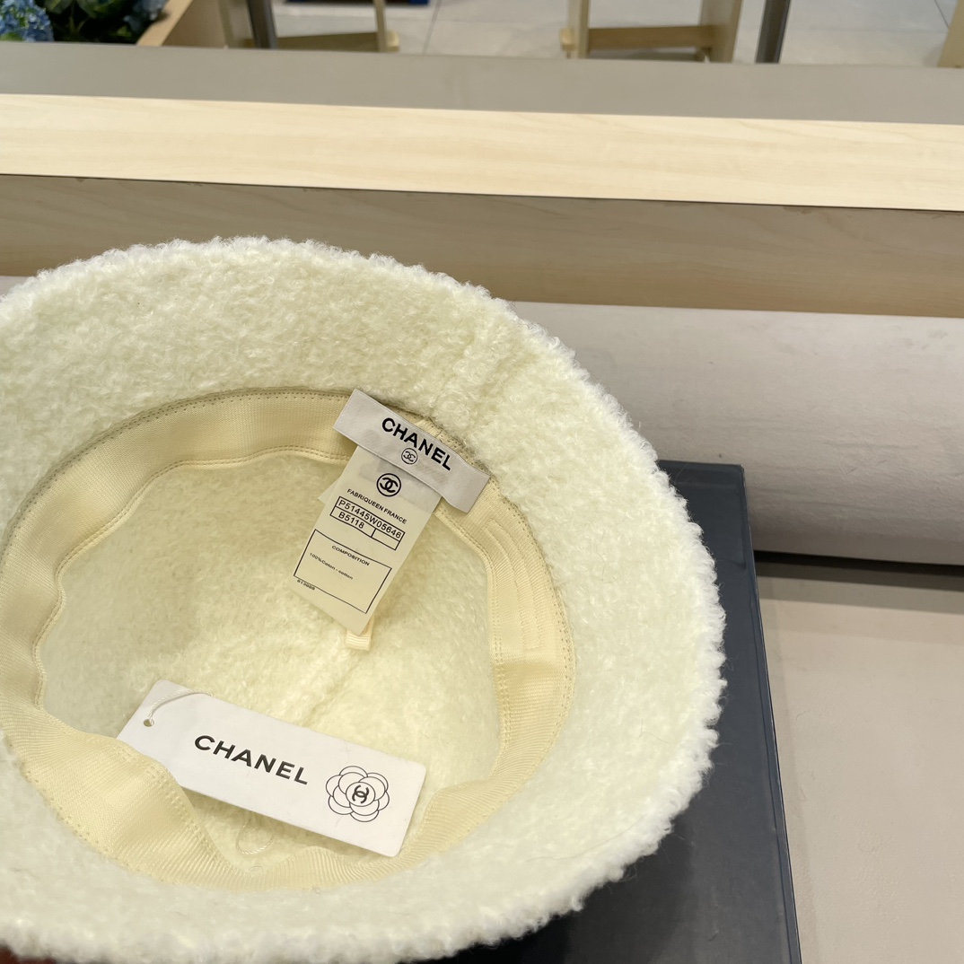 Chanel羊羔绒帽子女冬款2024新款渔夫帽女士秋冬季毛绒百搭防寒保暖盆帽