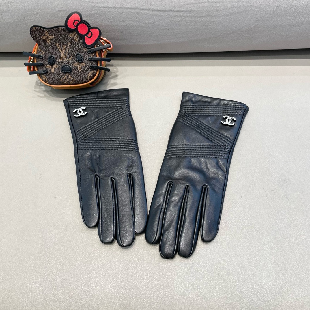 NO:554863,Chanel Chanel women's new sheepskin gloves, fashionable gloves, warm in autumn and winter with velvet lining, classic and simple, super comfortable and soft, versatile size M L gloves, gloves, chanel, chanel, sheepskin, gloves19860909Chanel香奈儿女款新品羊皮手套,时尚手套,秋冬保暖加绒内里,经典简洁上手超舒适柔软、百搭码数M L手套,手套,chanel,chanel,sheepskin,gloves,accessory