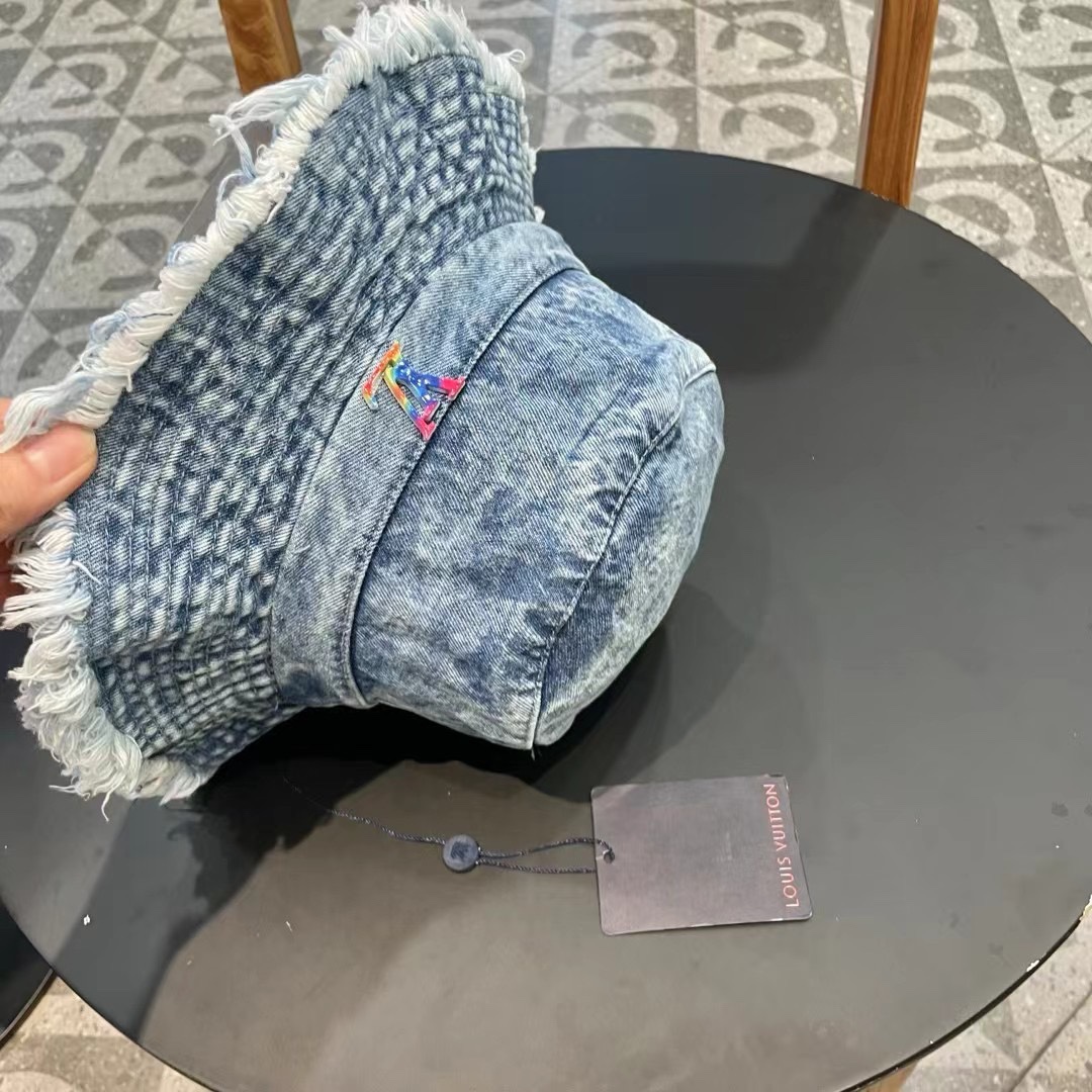 路易威登棒球帽LouisVuitton韩版时尚做旧水洗渔夫帽磨边做破潮遮阳防晒牛仔帽子女显脸小