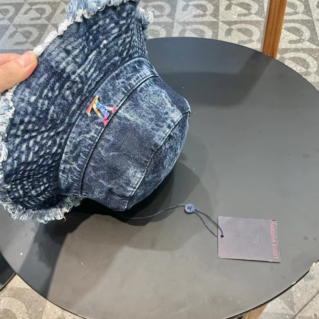 路易威登棒球帽LouisVuitton韩版时尚做旧水洗渔夫帽磨边做破潮遮阳防晒牛仔帽子女显脸小