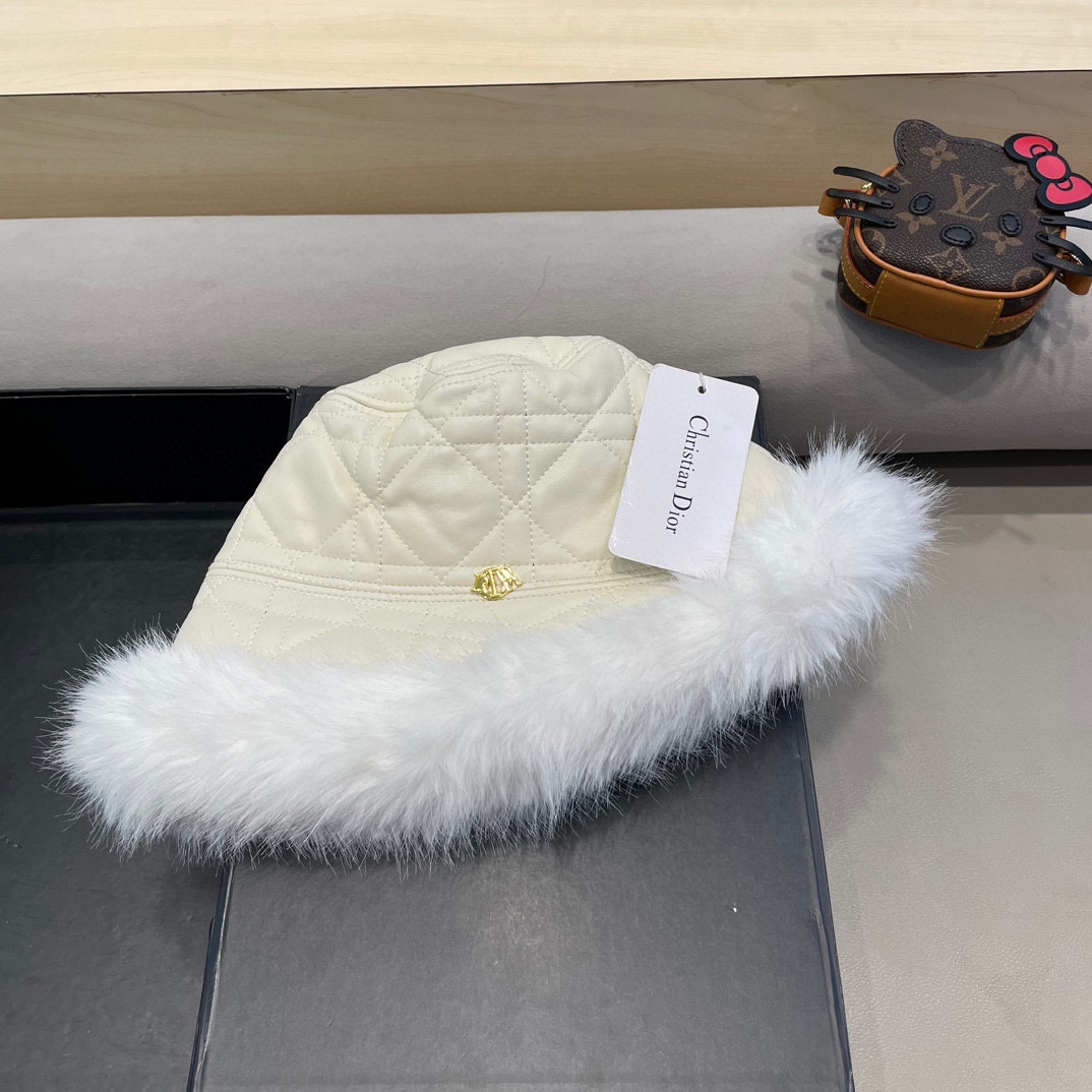 DIOR迪奥高级感水貂毛边菱格纹皮质渔夫帽冬季加绒百搭洋气显脸小水桶盆帽