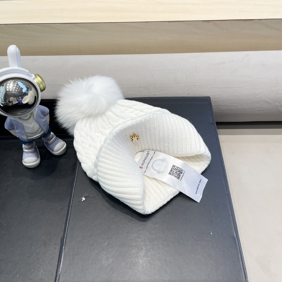   moncler加绒毛线帽女款冬季保暖加厚百搭冷帽防风麻花针织帽护耳学生帽子