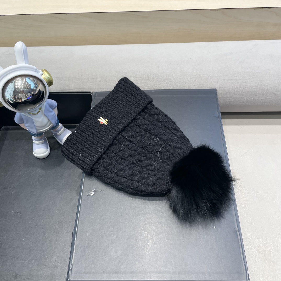   moncler加绒毛线帽女款冬季保暖加厚百搭冷帽防风麻花针织帽护耳学生帽子