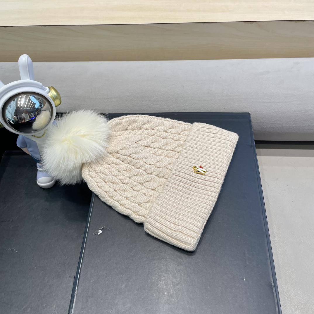   moncler加绒毛线帽女款冬季保暖加厚百搭冷帽防风麻花针织帽护耳学生帽子