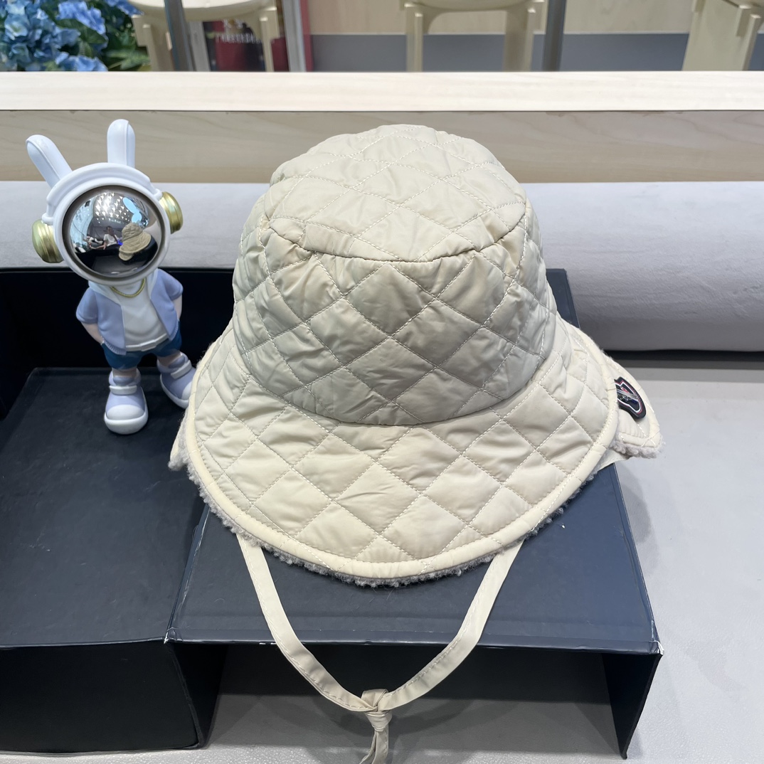 moncler羽绒棉新款羊羔绒渔夫帽女秋冬保暖护耳帽时尚百搭素颜遮脸帽