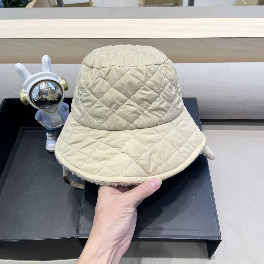 moncler羽绒棉新款羊羔绒渔夫帽女秋冬保暖护耳帽时尚百搭素颜遮脸帽