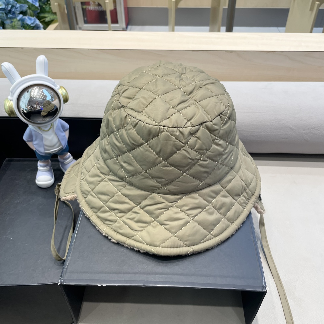 moncler羽绒棉新款羊羔绒渔夫帽女秋冬保暖护耳帽时尚百搭素颜遮脸帽