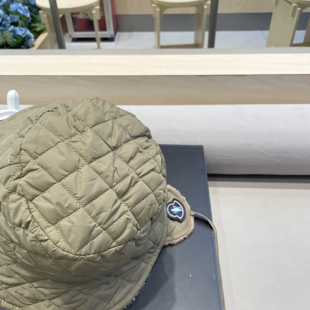 moncler羽绒棉新款羊羔绒渔夫帽女秋冬保暖护耳帽时尚百搭素颜遮脸帽