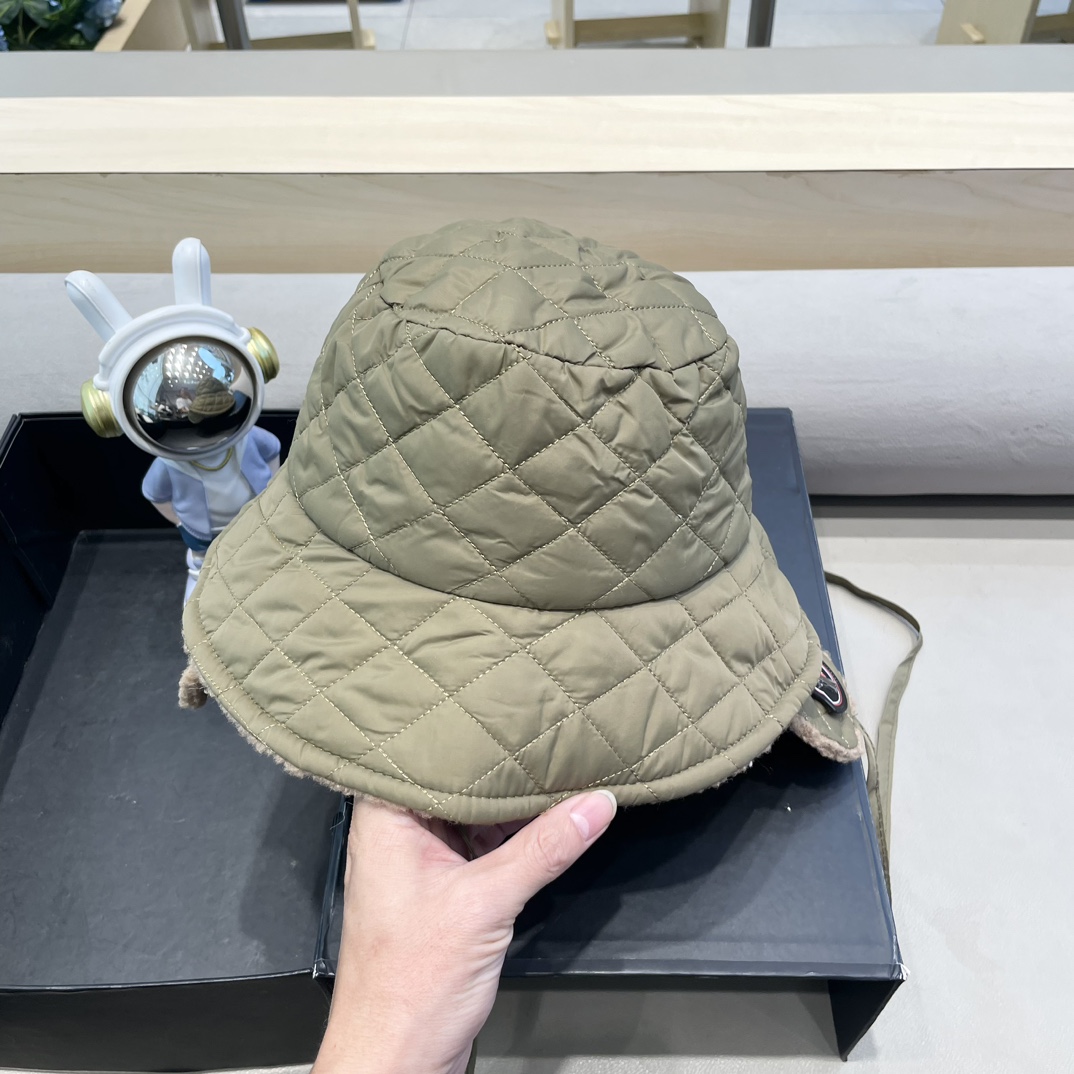 moncler羽绒棉新款羊羔绒渔夫帽女秋冬保暖护耳帽时尚百搭素颜遮脸帽
