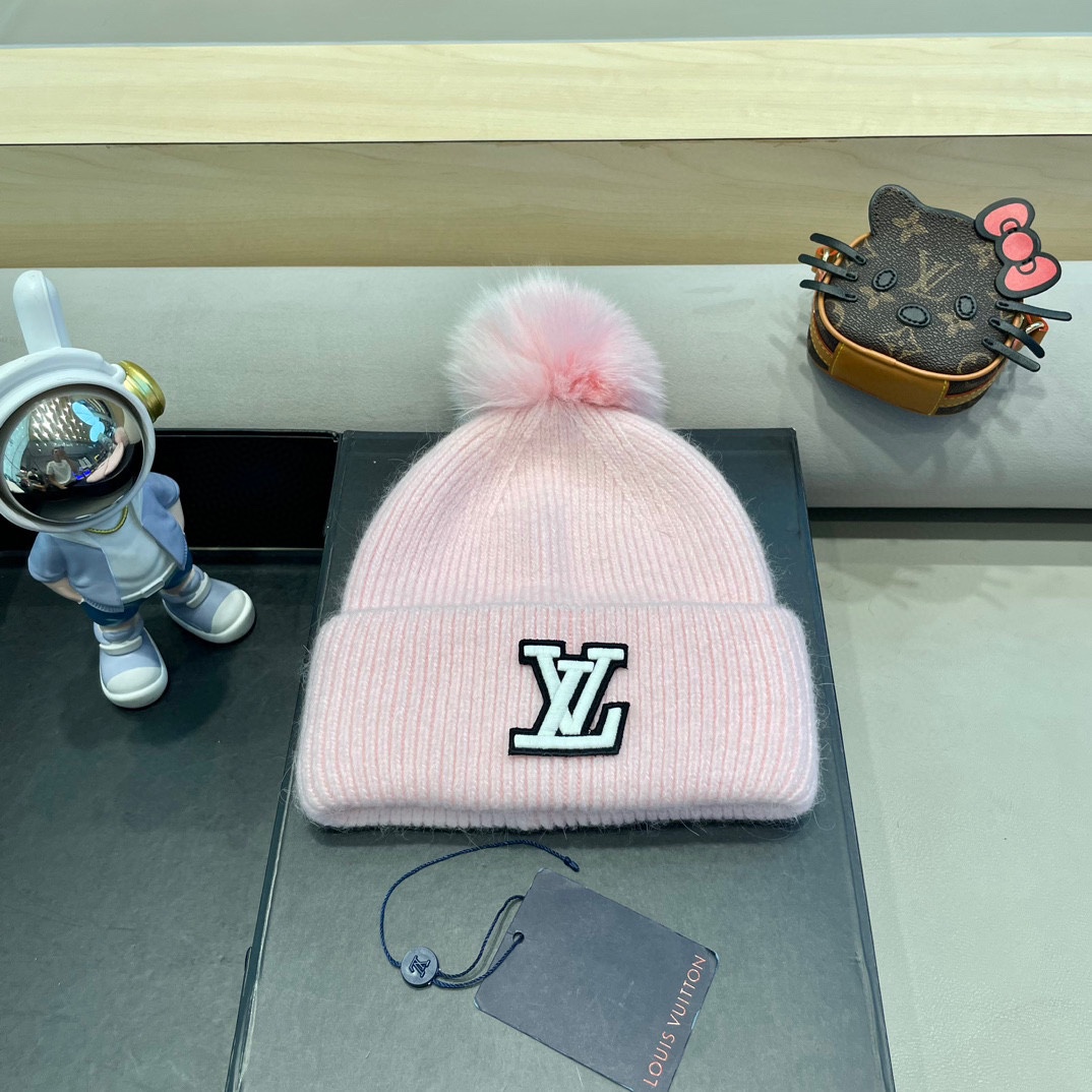 上新！路易威登 LouisVuitton 针织毛线帽！小姐姐的冬日最爱～随便搭配什么衣服都好看！又减龄
