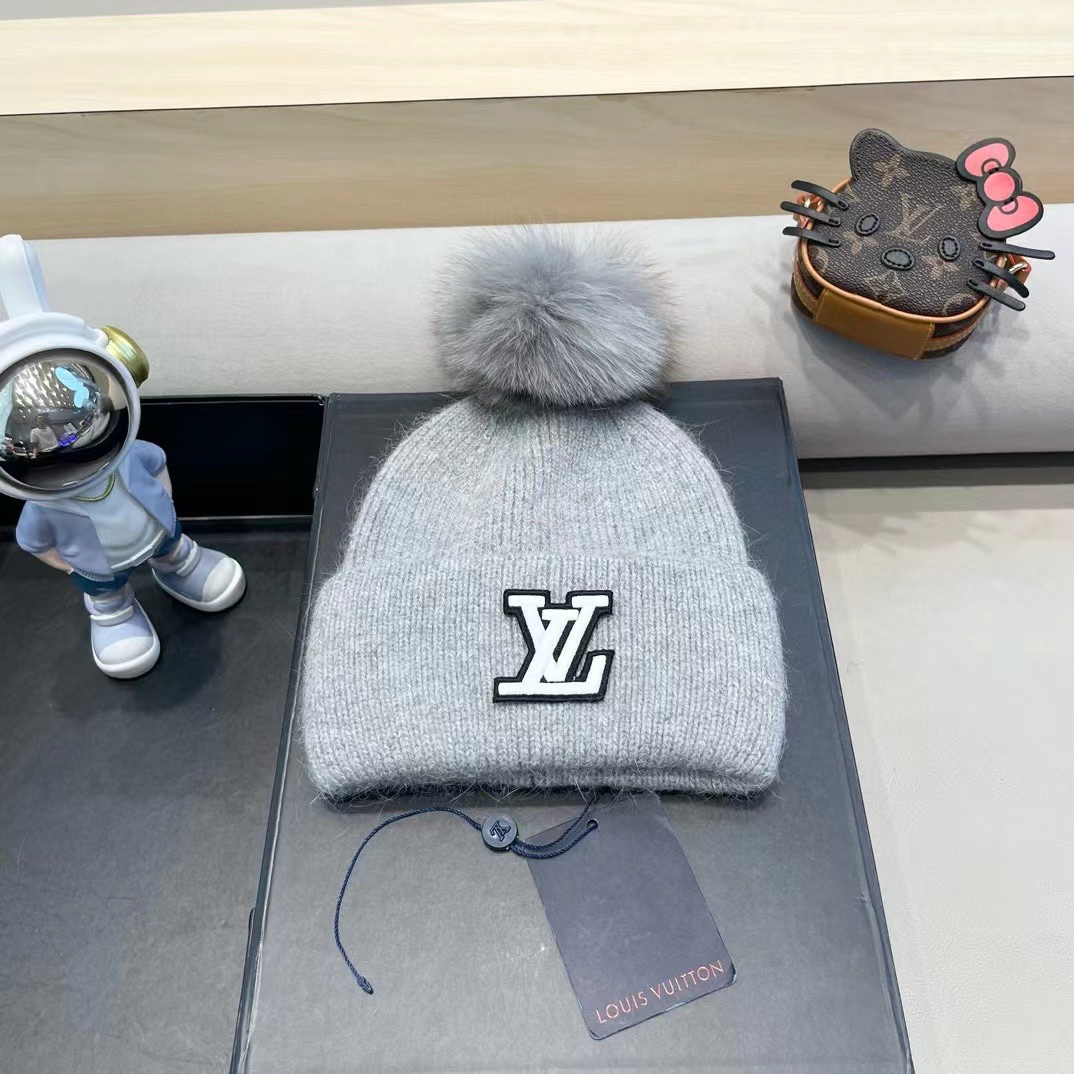  上新！路易威登 LouisVuitton 针织毛线帽！小姐姐的冬日最爱～随便搭配什么衣服都好看！又减龄