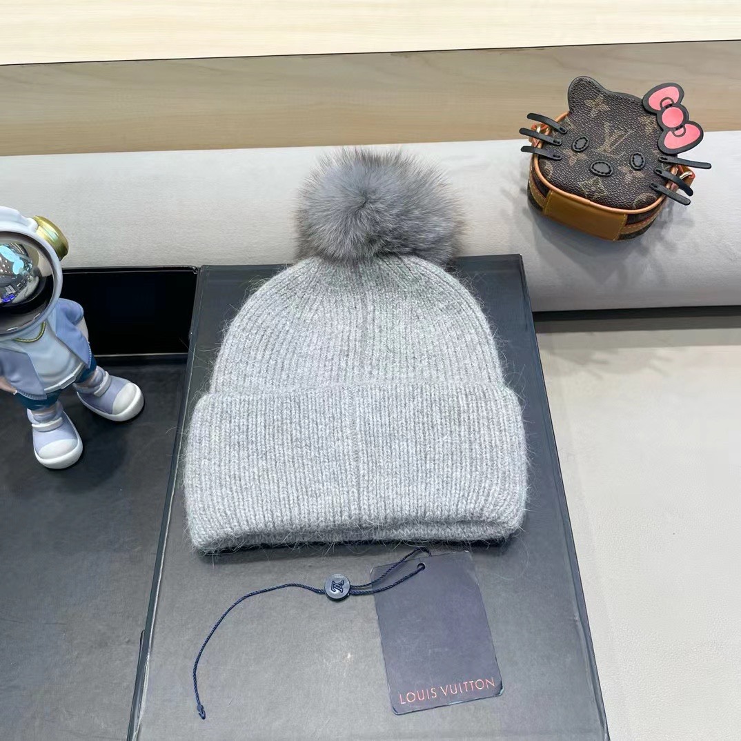  上新！路易威登 LouisVuitton 针织毛线帽！小姐姐的冬日最爱～随便搭配什么衣服都好看！又减龄