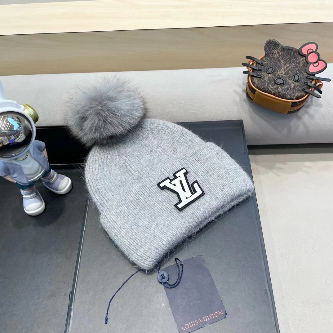  上新！路易威登 LouisVuitton 针织毛线帽！小姐姐的冬日最爱～随便搭配什么衣服都好看！又减龄