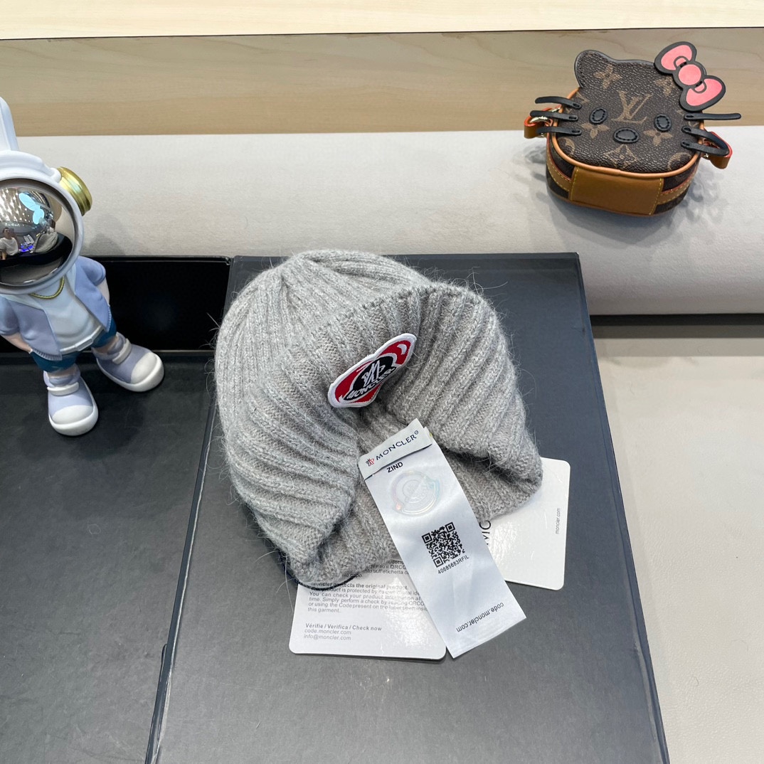 【MONCELER蒙口】2024秋冬新款兔毛毛线帽，设计款男女可戴，出街超好搭配！