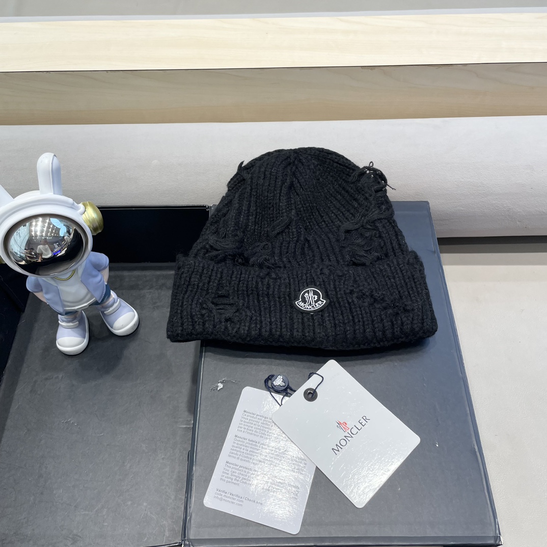  moncler韩版休闲百搭情侣帽大头围针织帽子女秋冬保暖护耳破洞毛线帽潮流