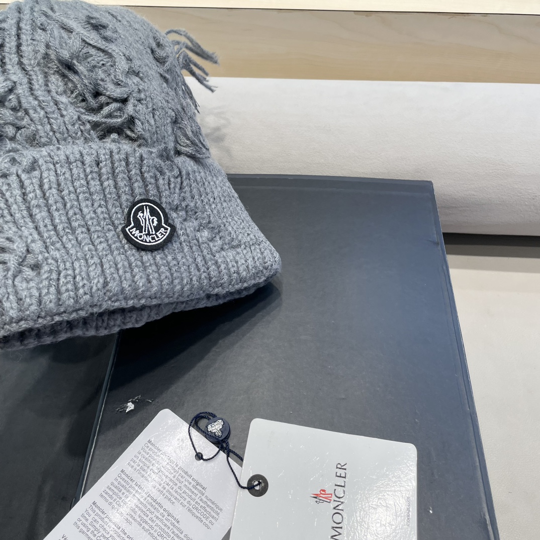   moncler韩版休闲百搭情侣帽大头围针织帽子女秋冬保暖护耳破洞毛线帽潮流