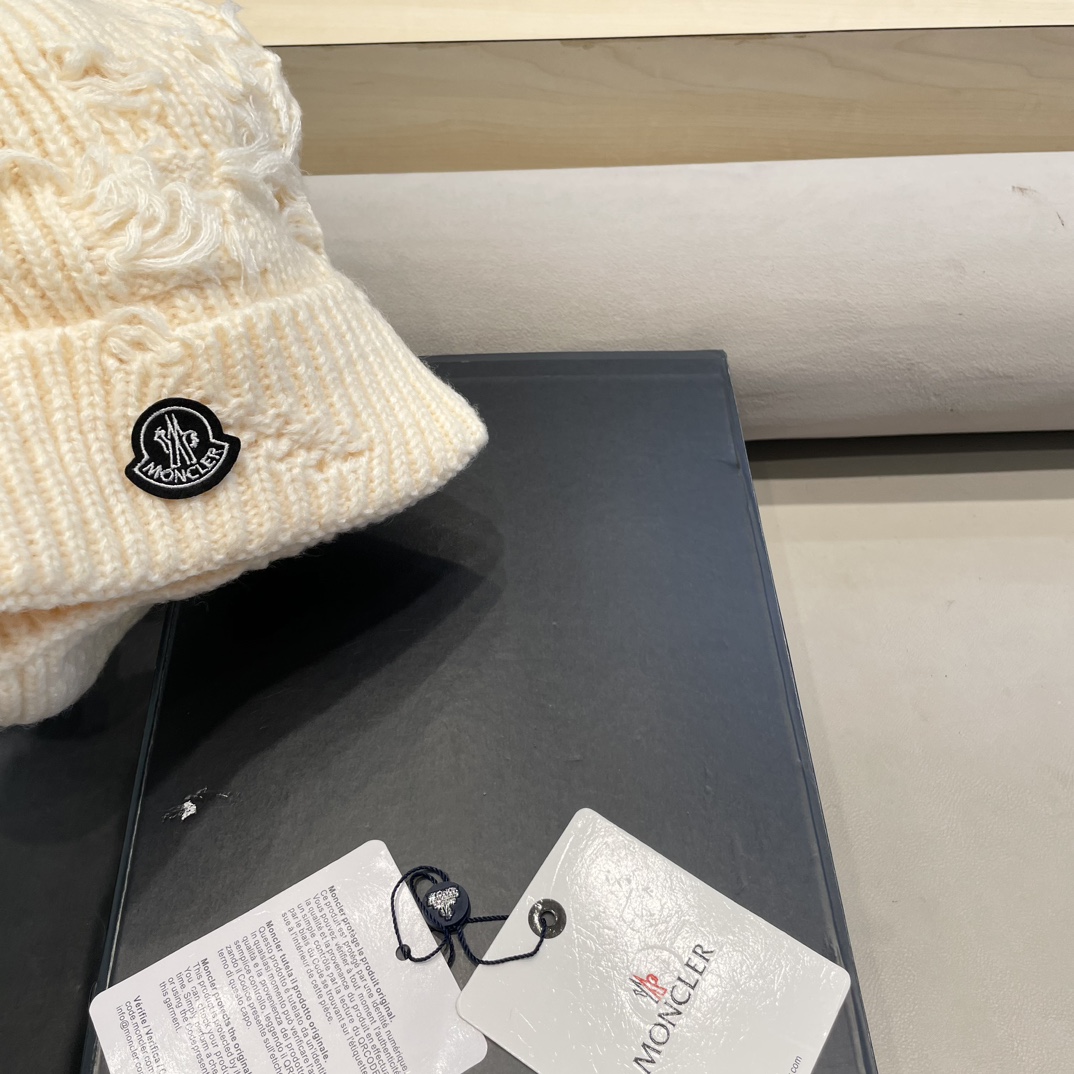  moncler韩版休闲百搭情侣帽大头围针织帽子女秋冬保暖护耳破洞毛线帽潮流