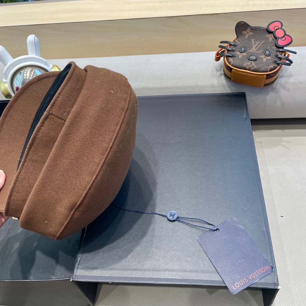  路易威登黑色贝雷帽女秋冬新款日系大头围蓓蕾帽显脸小八角画家帽子春