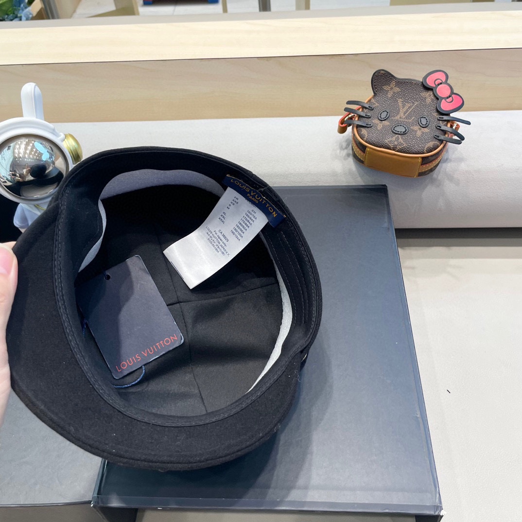  路易威登黑色贝雷帽女秋冬新款日系大头围蓓蕾帽显脸小八角画家帽子春