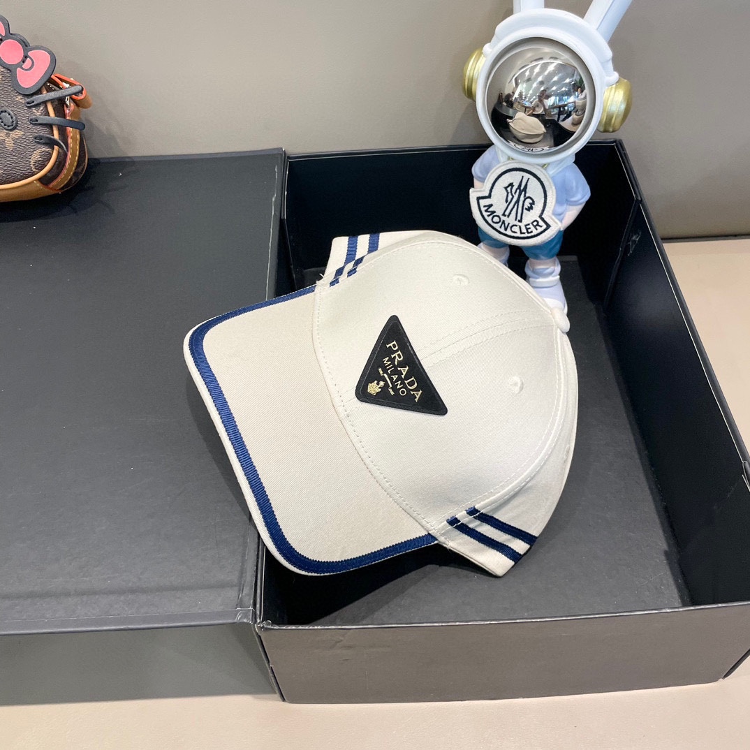  PRADA 普拉达 新品棒球帽 代购版本！时尚潮流，高端做工！非一般的品质，细节看实拍哦