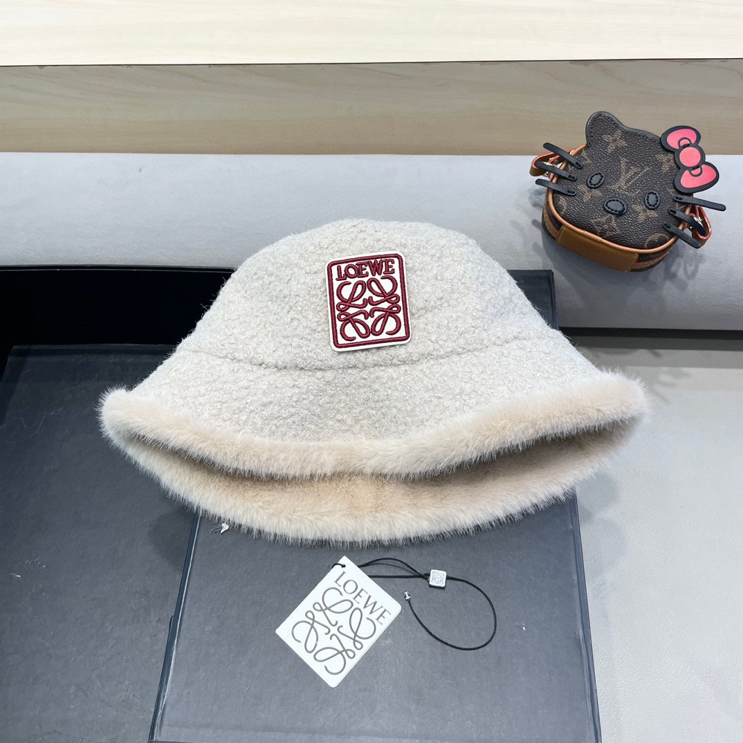  罗意威loewe秋冬渔夫帽女韩版毛边设计加厚保暖盆帽出游素颜显脸小百搭水桶帽