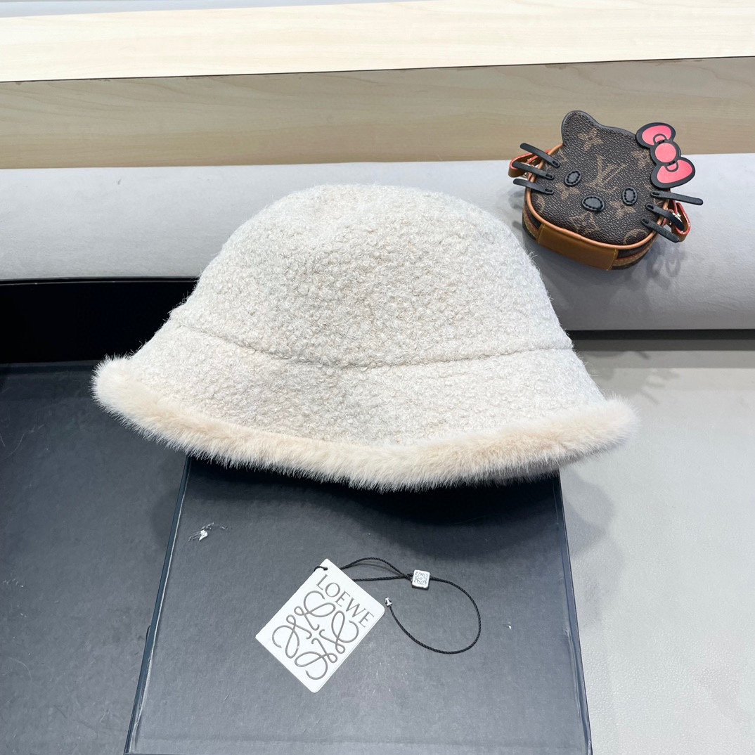  罗意威loewe秋冬渔夫帽女韩版毛边设计加厚保暖盆帽出游素颜显脸小百搭水桶帽