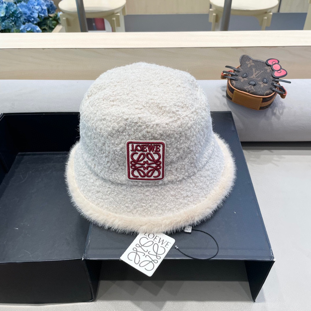  罗意威loewe秋冬渔夫帽女韩版毛边设计加厚保暖盆帽出游素颜显脸小百搭水桶帽