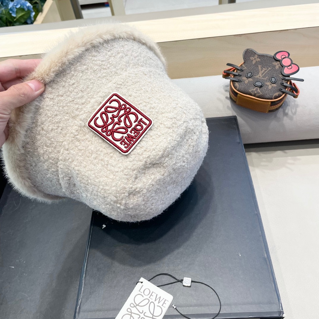 罗意威loewe秋冬渔夫帽女韩版毛边设计加厚保暖盆帽出游素颜显脸小百搭水桶帽