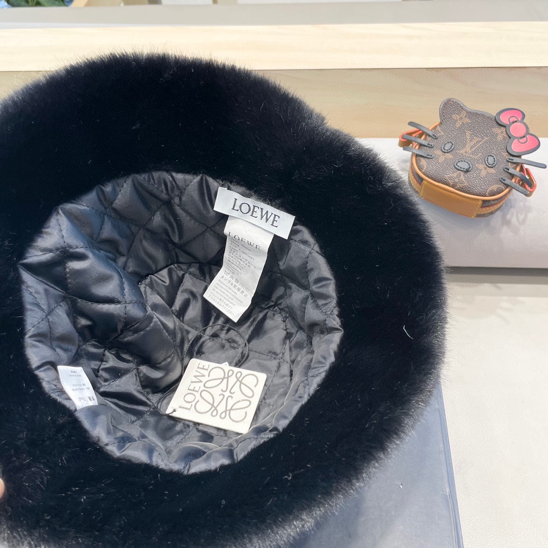  罗意威loewe秋冬渔夫帽女韩版毛边设计加厚保暖盆帽出游素颜显脸小百搭水桶帽