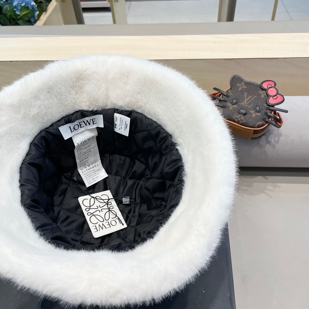  罗意威loewe秋冬渔夫帽女韩版毛边设计加厚保暖盆帽出游素颜显脸小百搭水桶帽