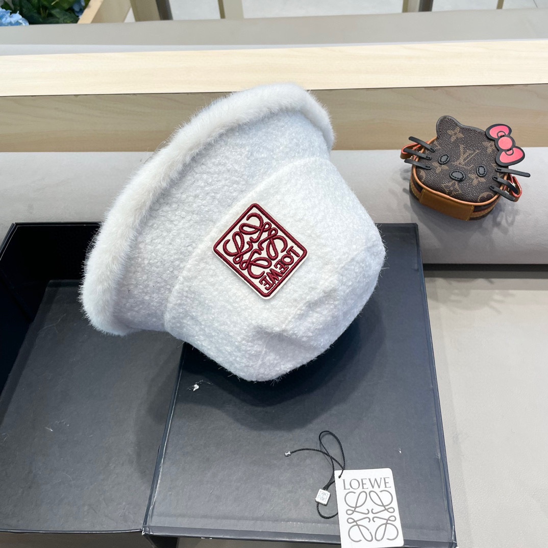  罗意威loewe秋冬渔夫帽女韩版毛边设计加厚保暖盆帽出游素颜显脸小百搭水桶帽