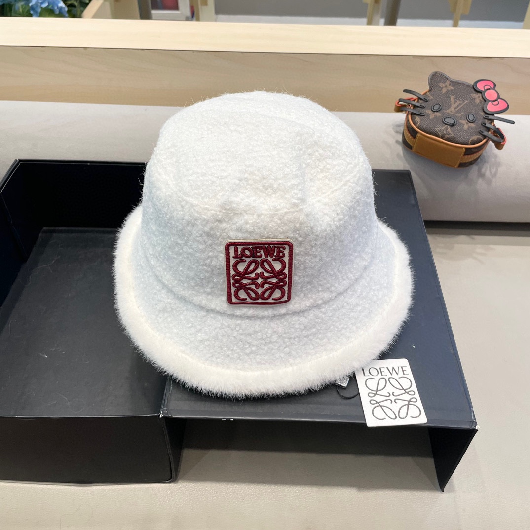  罗意威loewe秋冬渔夫帽女韩版毛边设计加厚保暖盆帽出游素颜显脸小百搭水桶帽