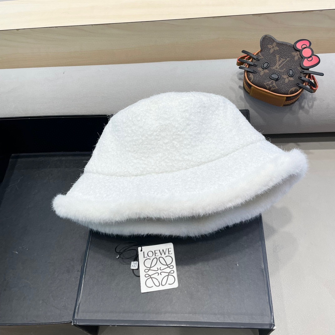 罗意威loewe秋冬渔夫帽女韩版毛边设计加厚保暖盆帽出游素颜显脸小百搭水桶帽