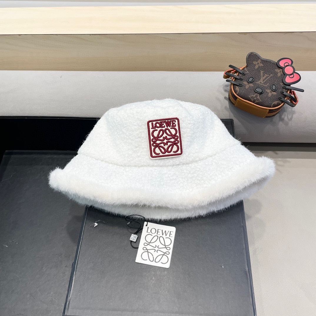  罗意威loewe秋冬渔夫帽女韩版毛边设计加厚保暖盆帽出游素颜显脸小百搭水桶帽