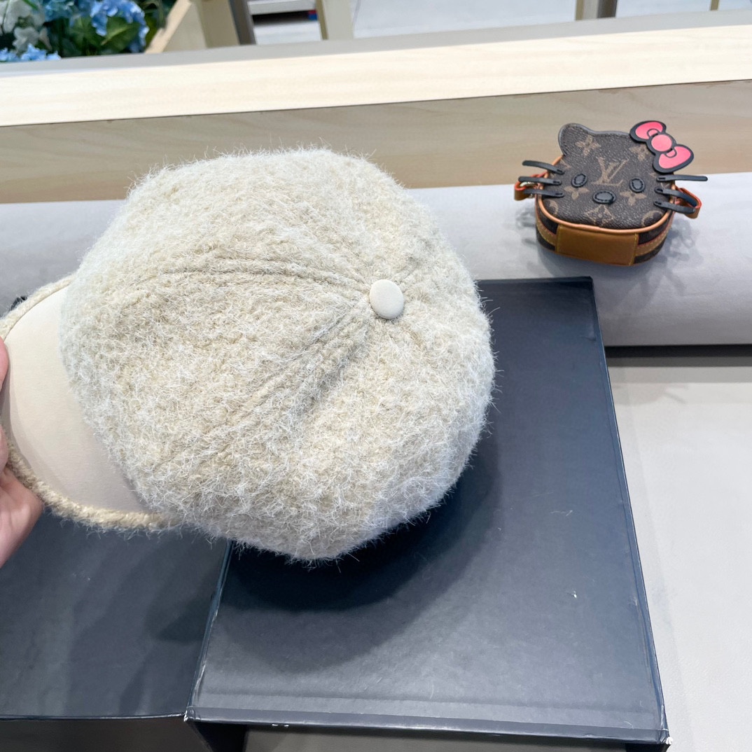  Dior迪奥新款韩版2024年秋冬休闲鸭舌帽   时尚字母拼接女士贝雷帽子