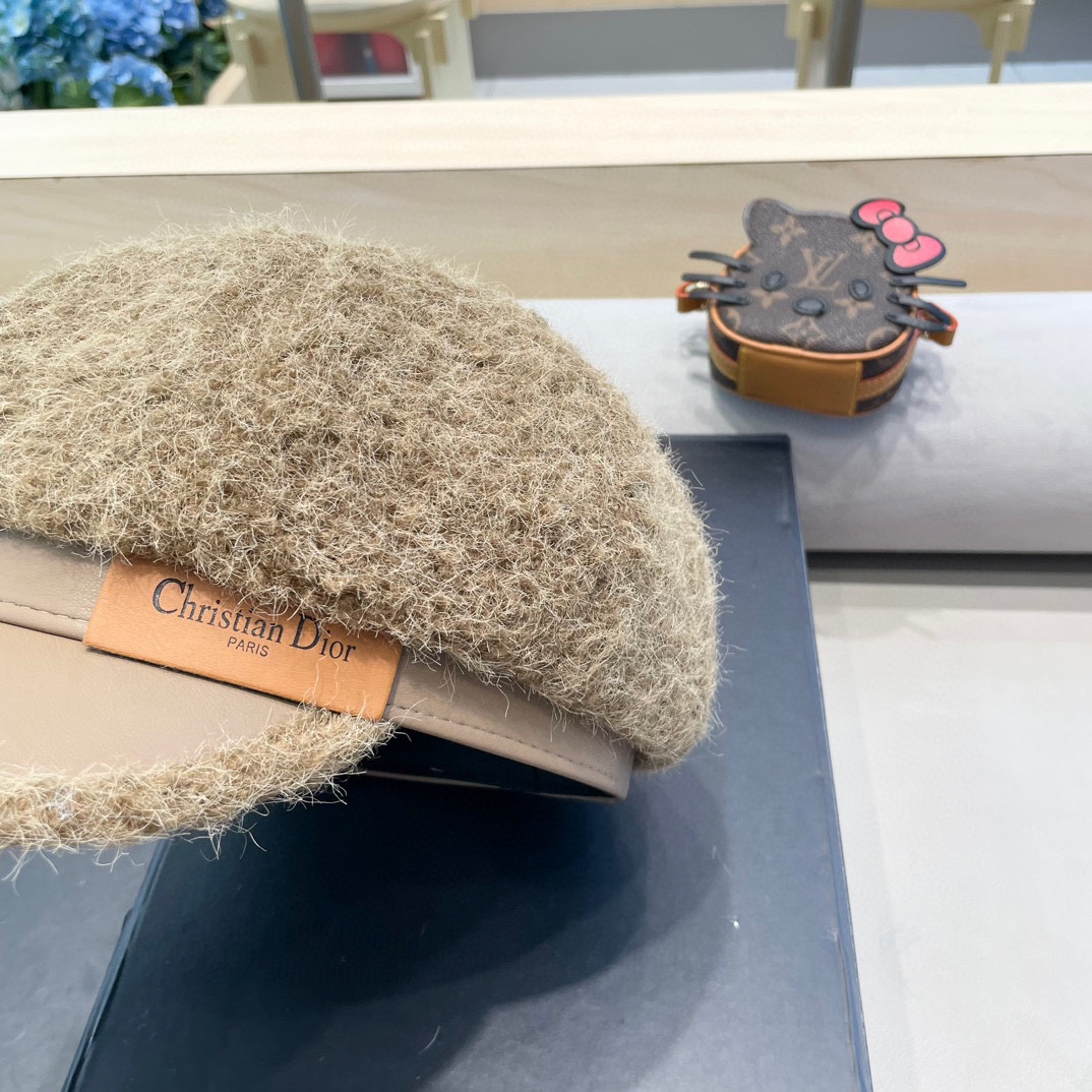  Dior迪奥新款韩版2024年秋冬休闲鸭舌帽   时尚字母拼接女士贝雷帽子