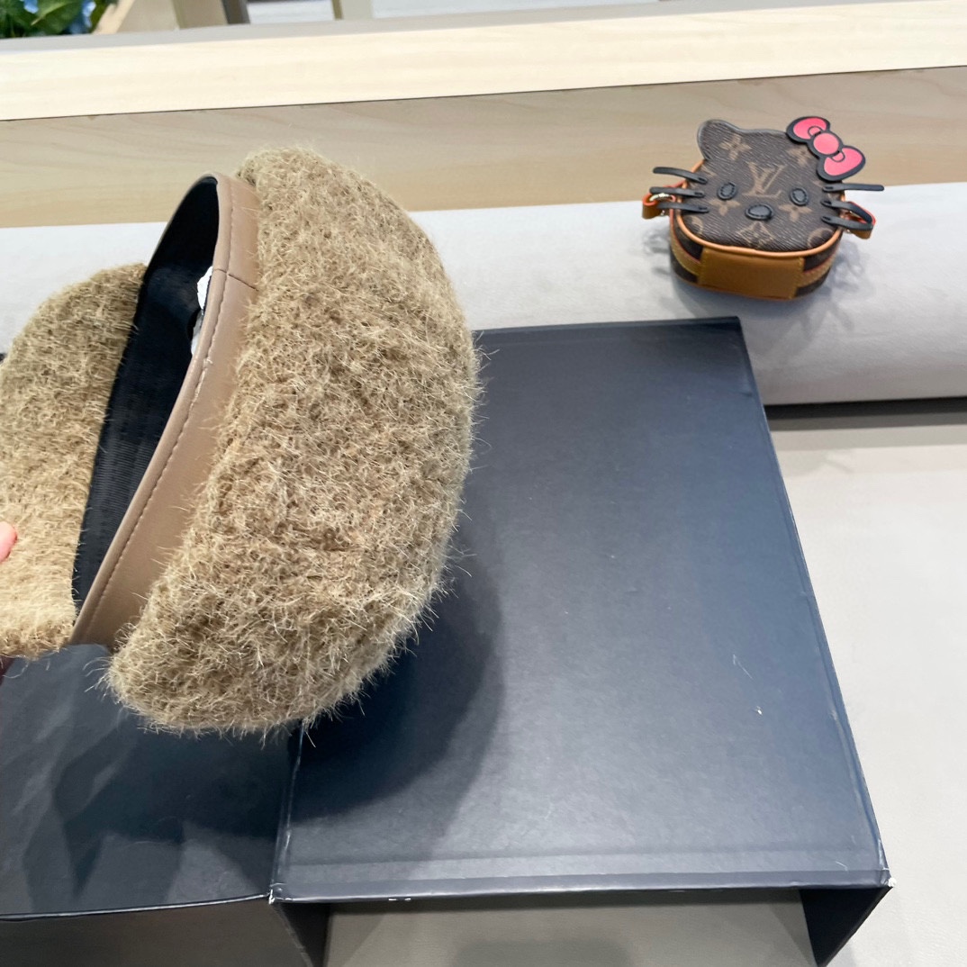  Dior迪奥新款韩版2024年秋冬休闲鸭舌帽   时尚字母拼接女士贝雷帽子