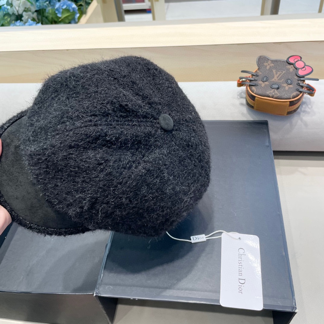  Dior迪奥新款韩版2024年秋冬休闲鸭舌帽   时尚字母拼接女士贝雷帽子