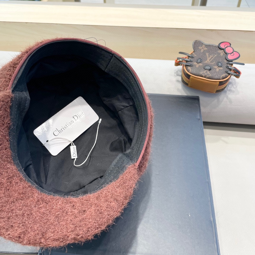  Dior迪奥新款韩版2024年秋冬休闲鸭舌帽   时尚字母拼接女士贝雷帽子