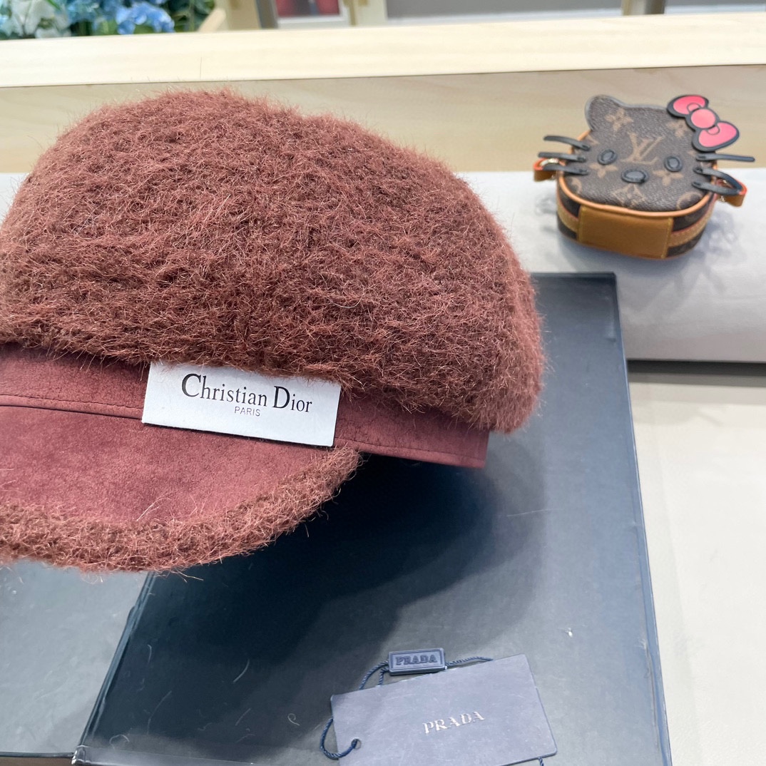  Dior迪奥新款韩版2024年秋冬休闲鸭舌帽   时尚字母拼接女士贝雷帽子
