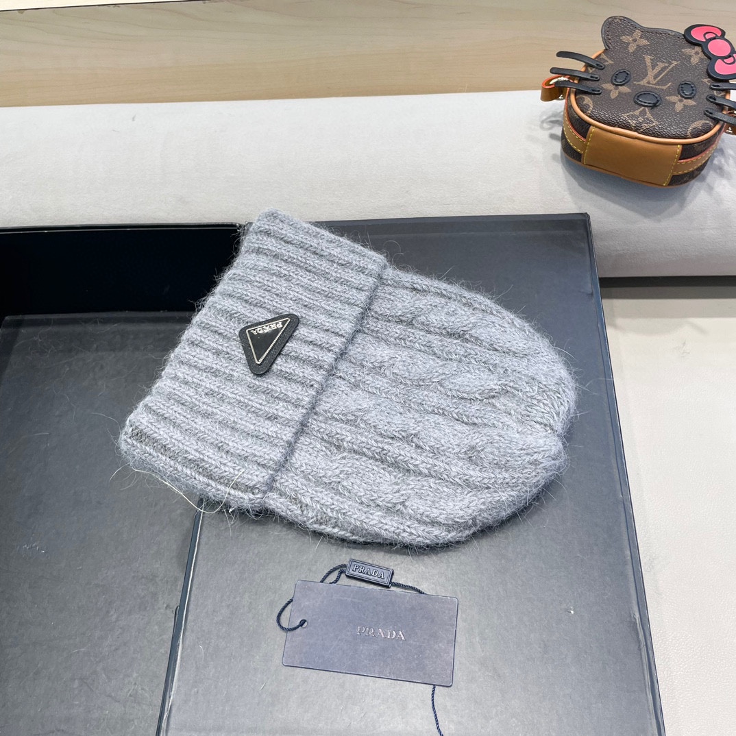  普拉达Prada秋冬韩版百搭兔毛针织帽保暖小头围麻花日系休闲纯色复古毛线帽潮