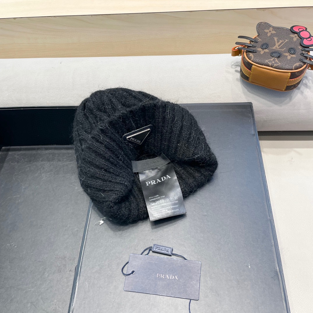 普拉达Prada秋冬韩版百搭兔毛针织帽保暖小头围麻花日系休闲纯色复古毛线帽潮