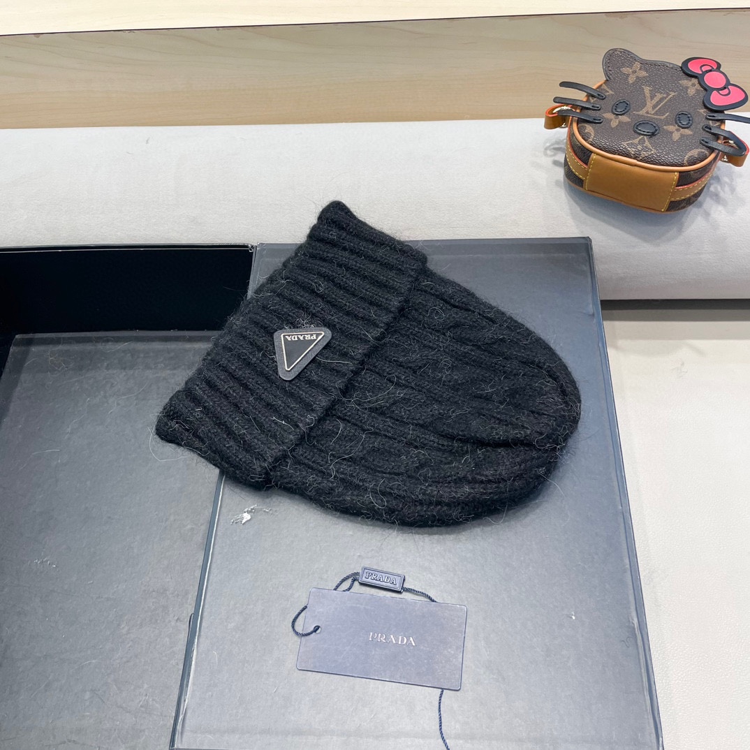  普拉达Prada秋冬韩版百搭兔毛针织帽保暖小头围麻花日系休闲纯色复古毛线帽潮